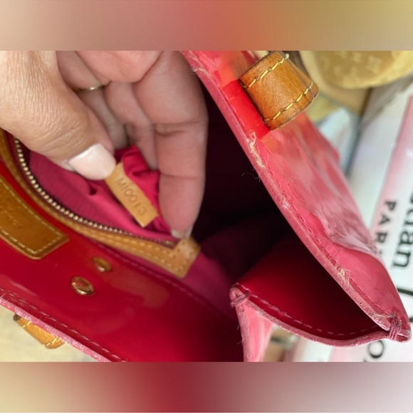 Louis Vuitton VERNIS Rose Pink READE PM Tote Pre-Loved - Picture 3 of 16